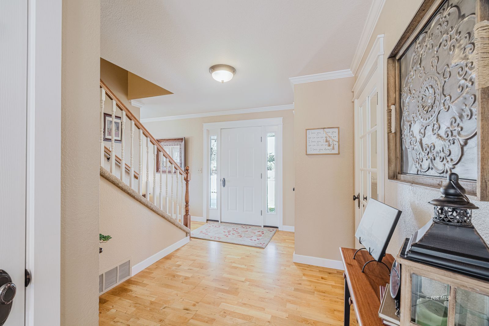 393 Palace Circle Property Photo 4