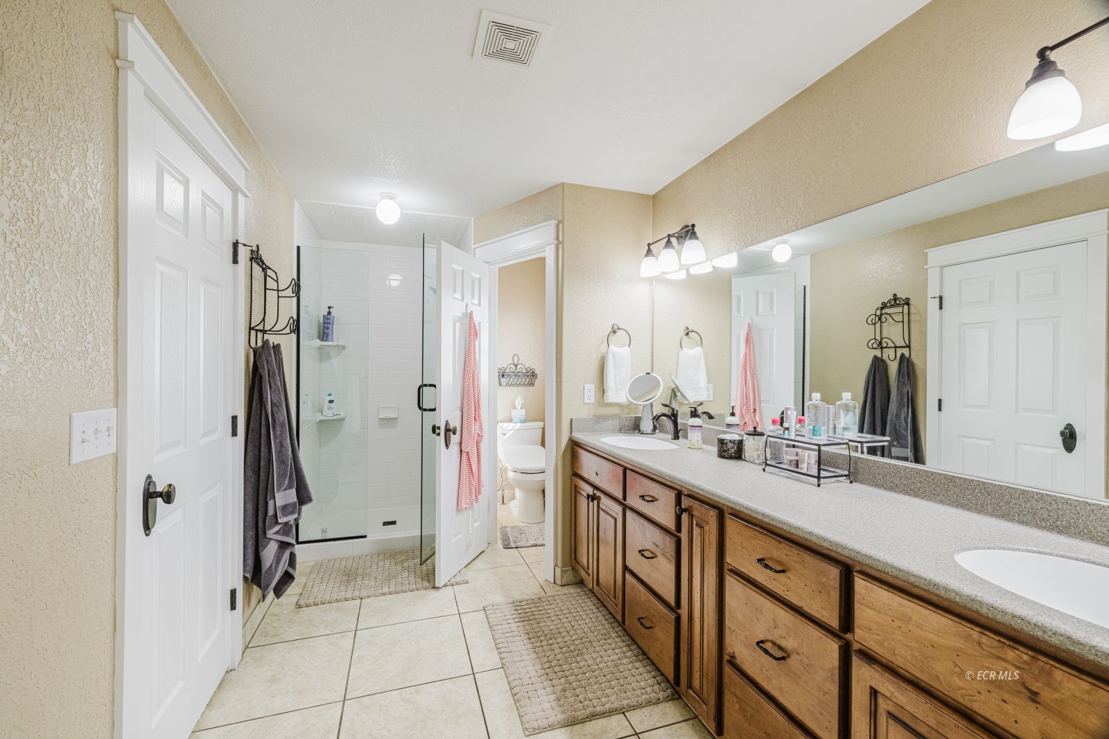 393 Palace Circle Property Photo 18