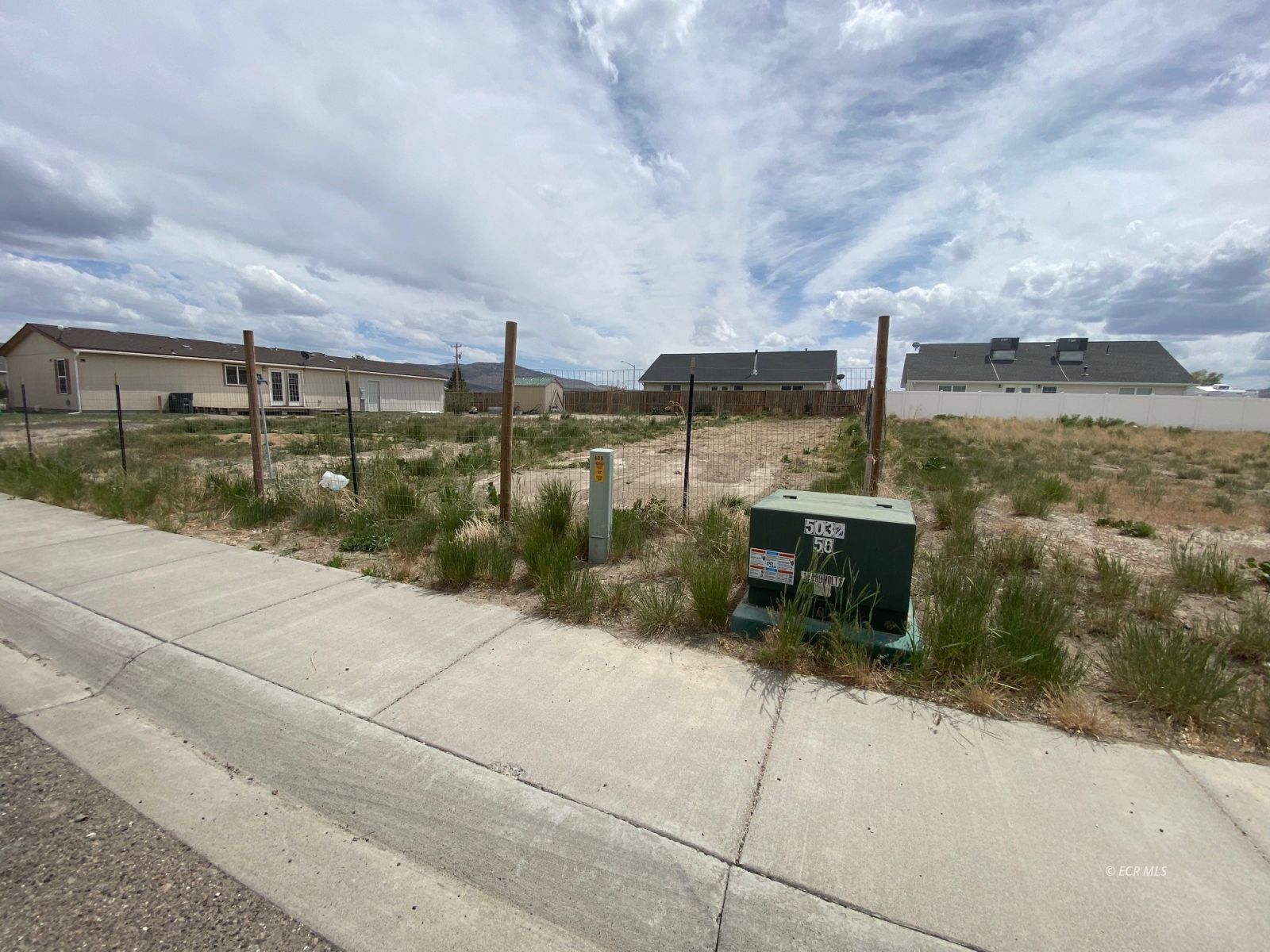 880 Tobar Street Property Photo 4