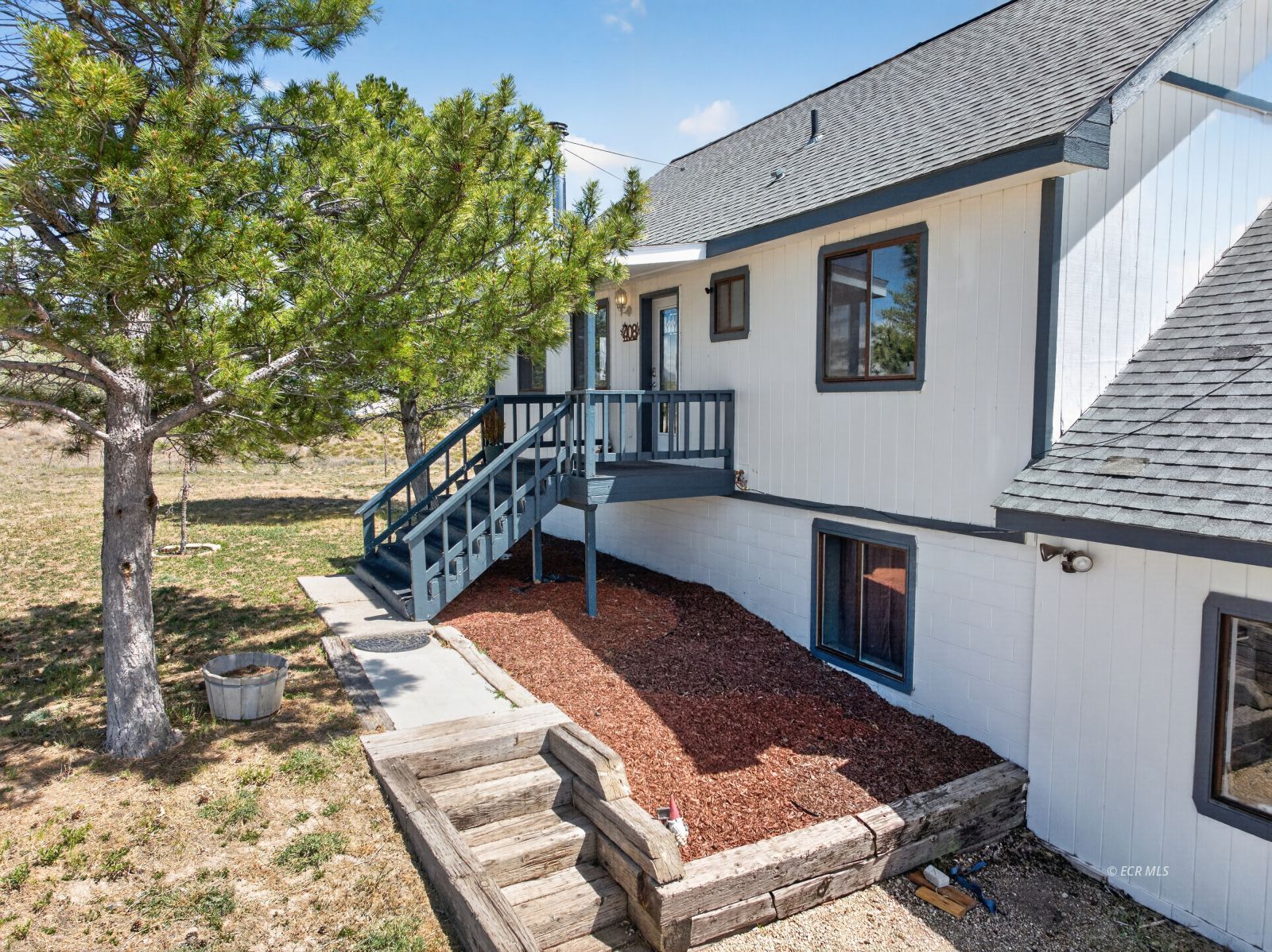 408 Cameo Drive Property Photo 2