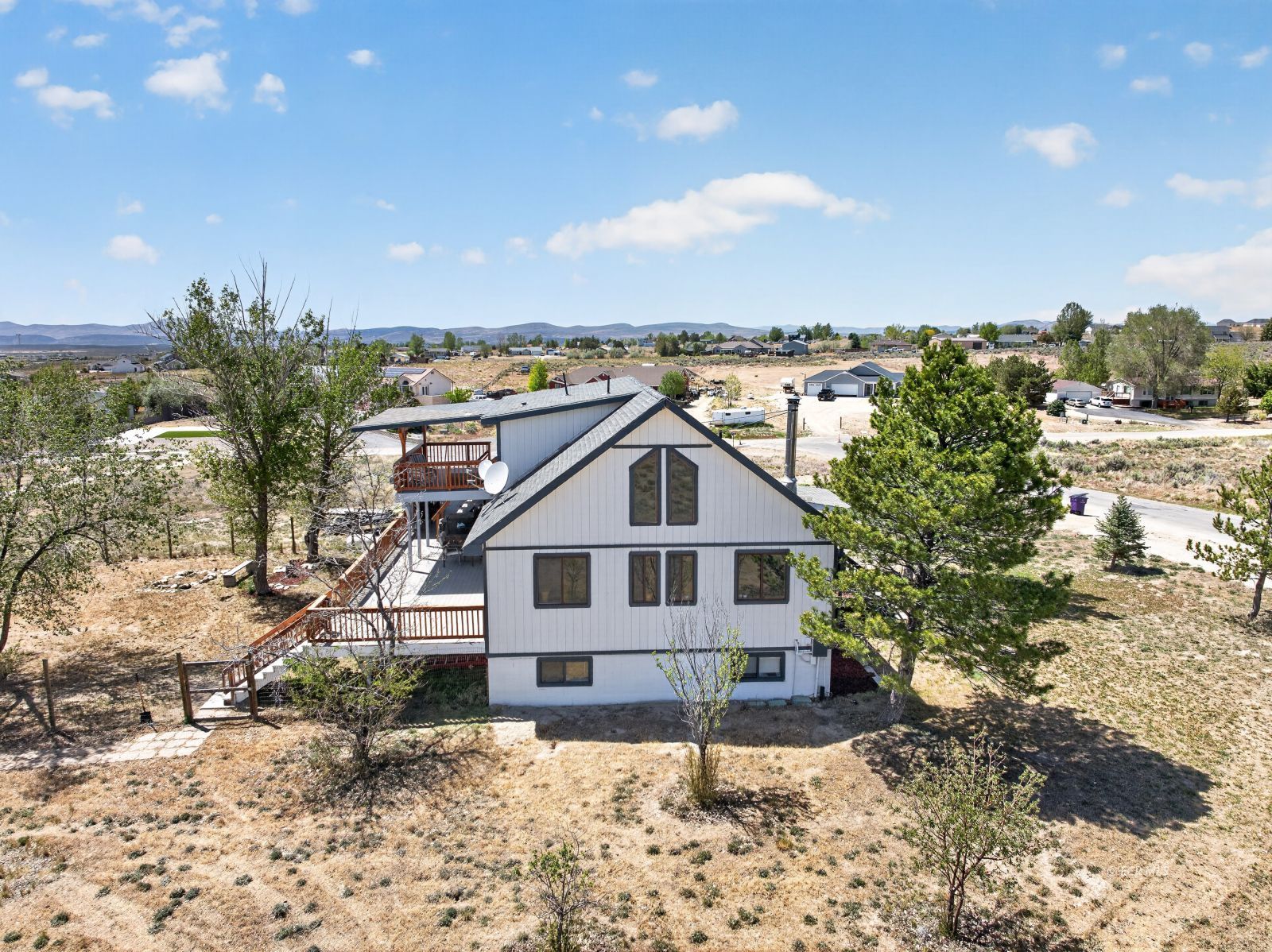 408 Cameo Drive Property Photo 3