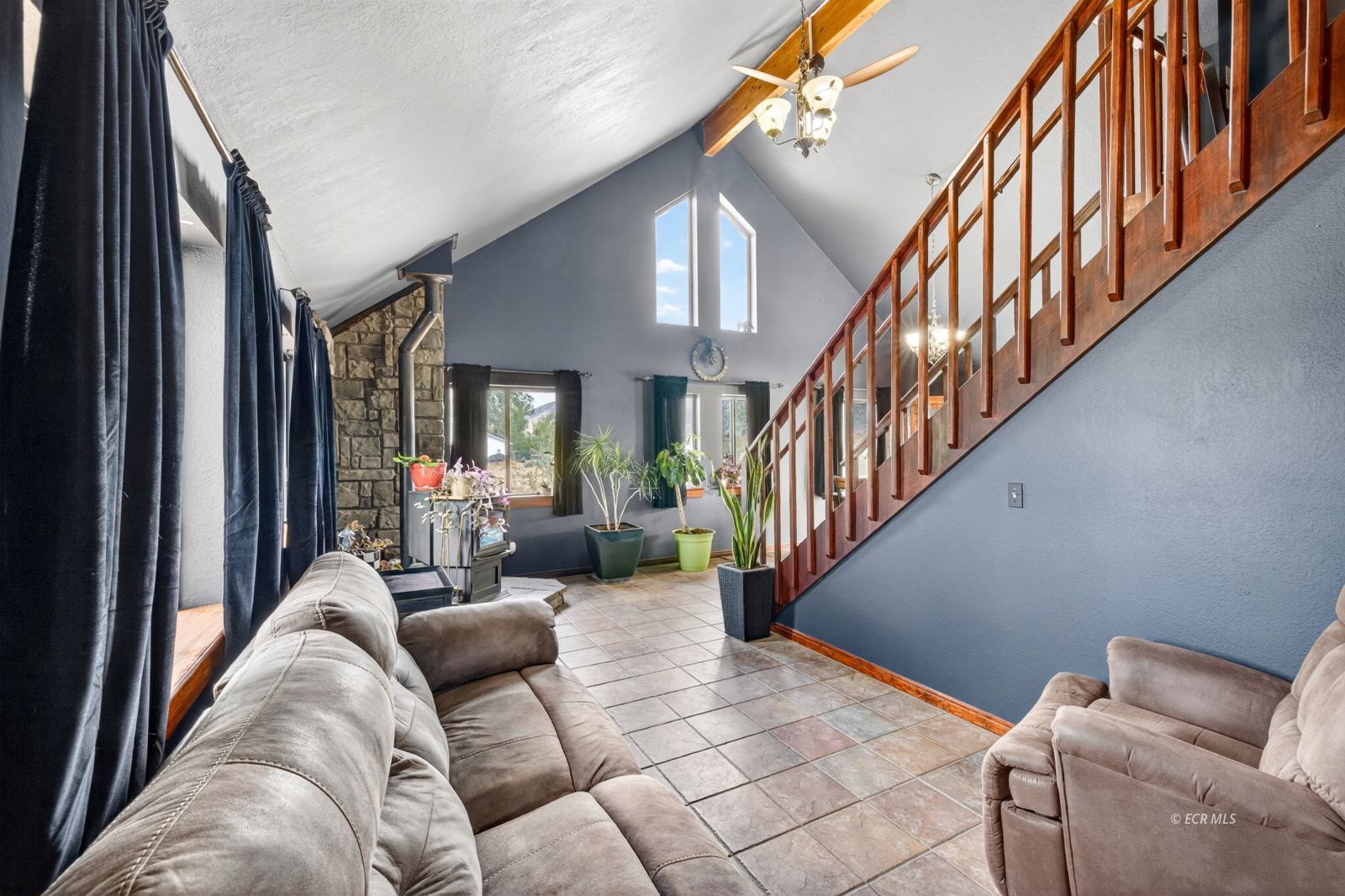 408 Cameo Drive Property Photo 5