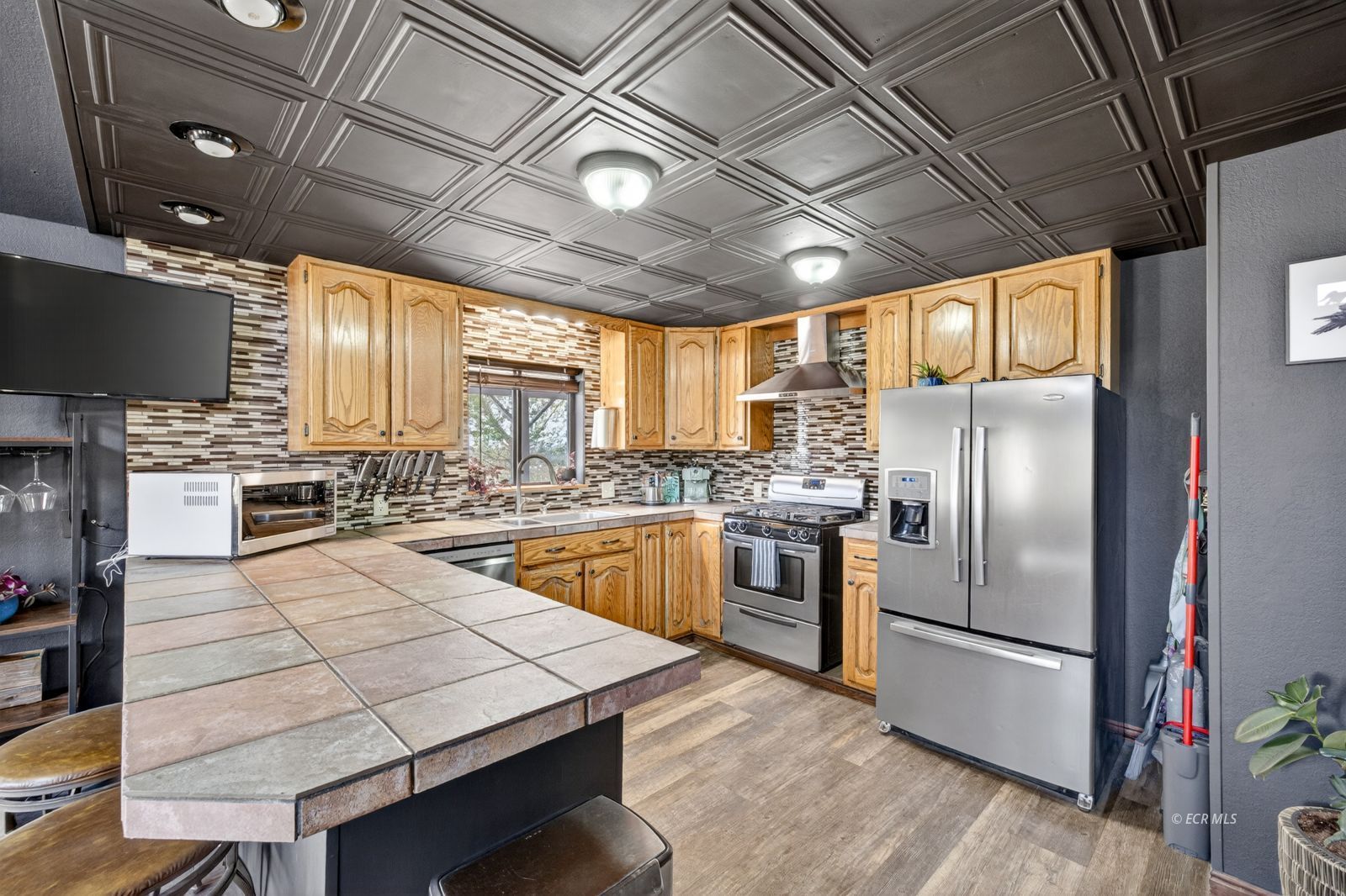 408 Cameo Drive Property Photo 8