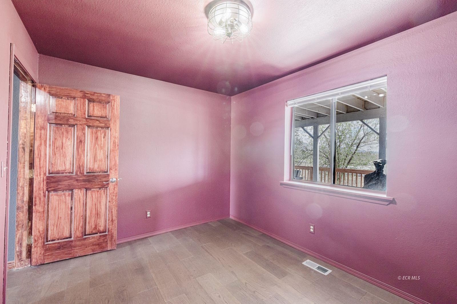 408 Cameo Drive Property Photo 16