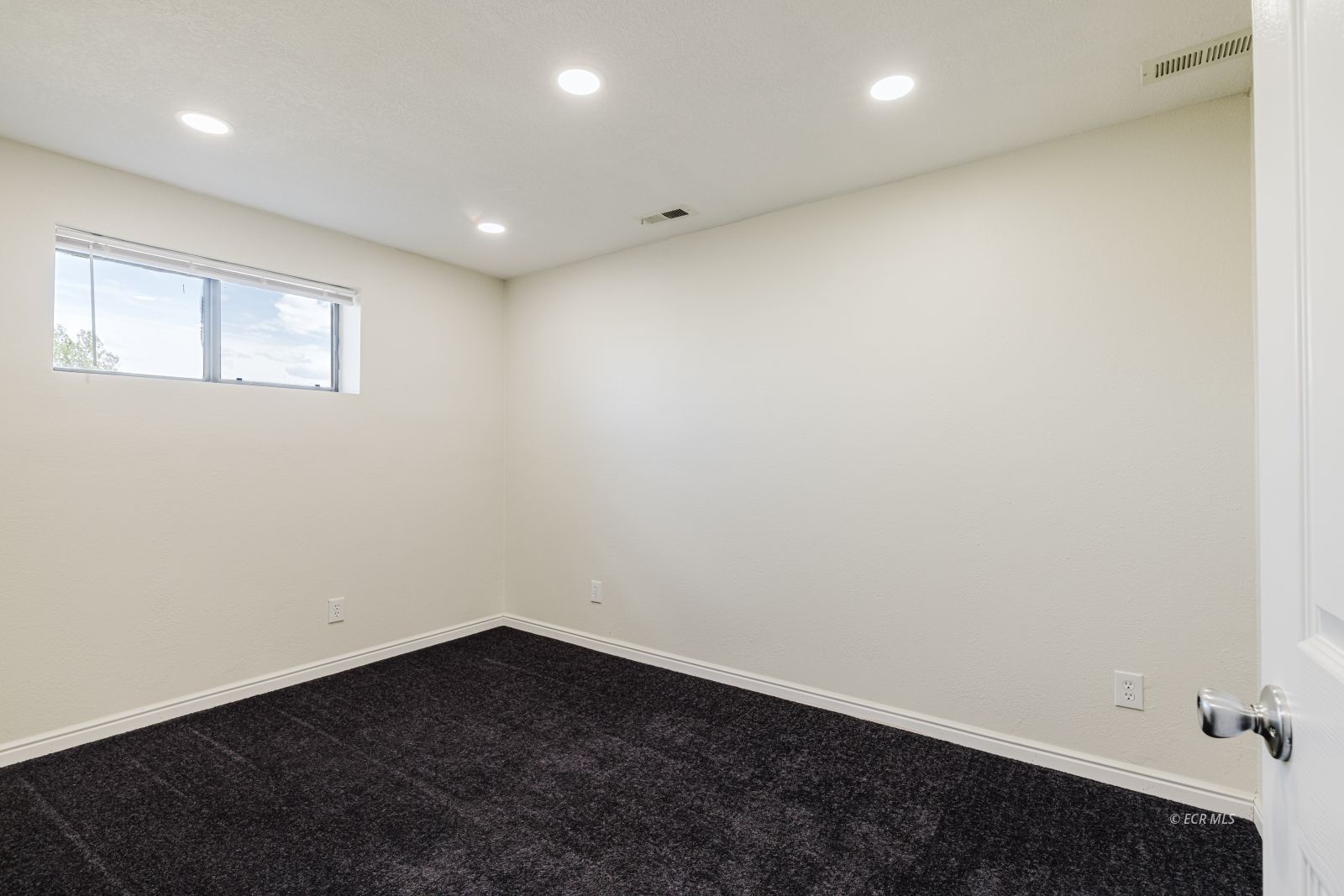408 Cameo Drive Property Photo 28
