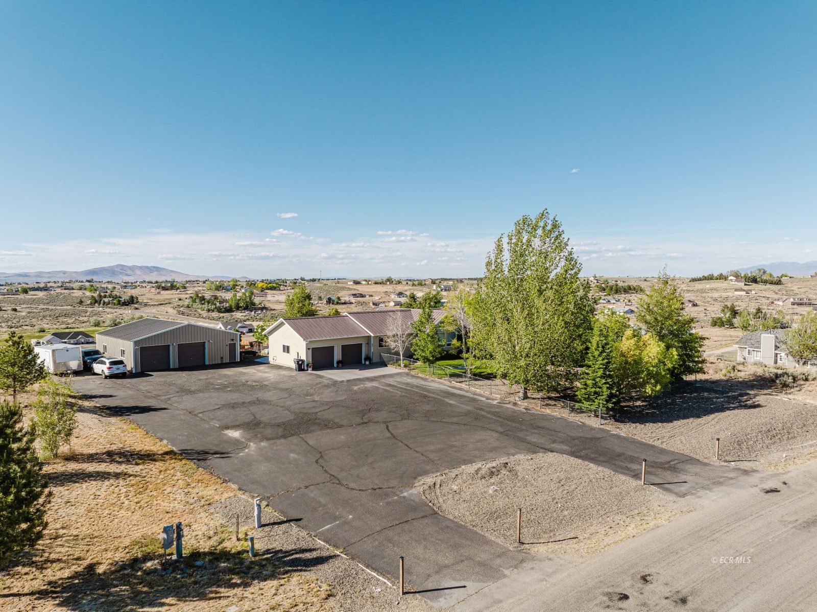 807 Silver Oak Drive Property Photo 3