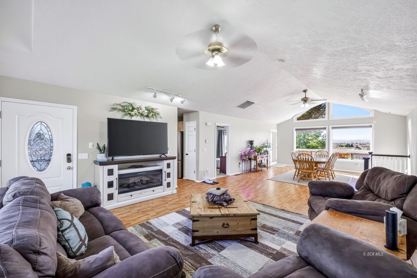 807 Silver Oak Drive Property Photo 7