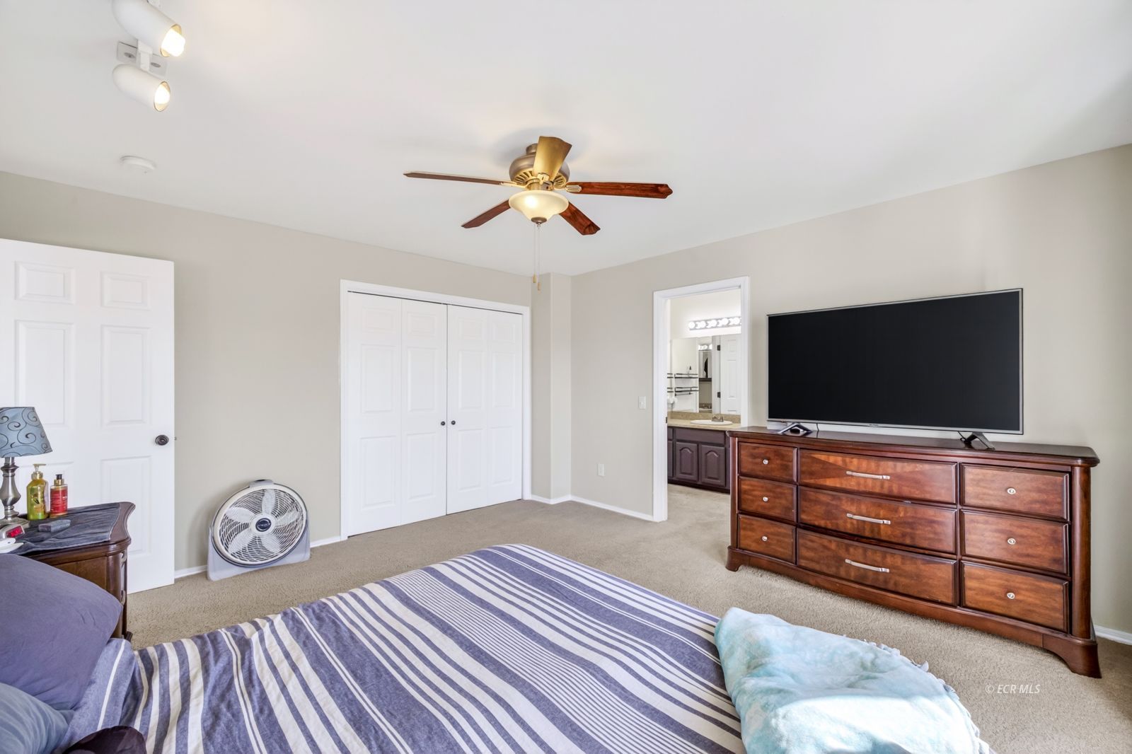 807 Silver Oak Drive Property Photo 16