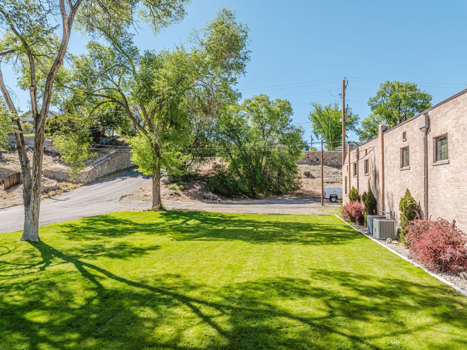 421 Court Street Property Photo 45