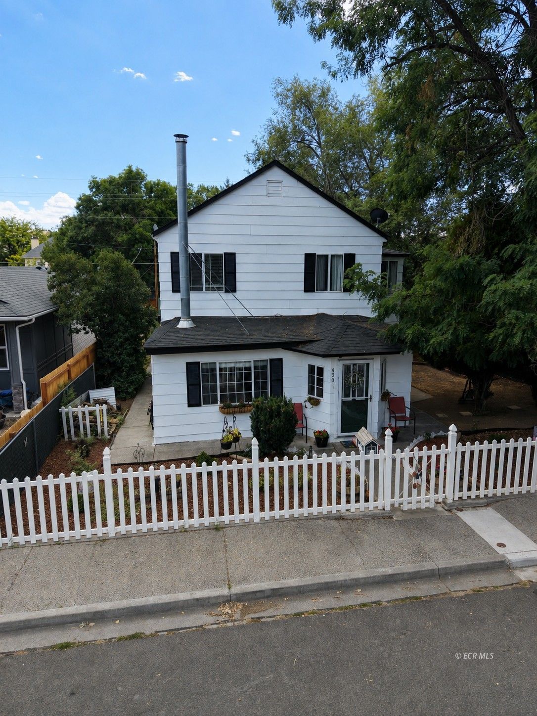430 Walnut Street Property Photo 2