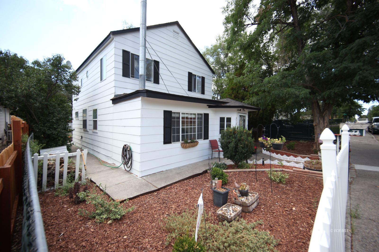 430 Walnut Street Property Photo 2