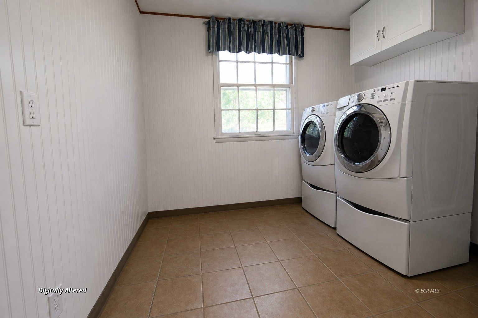 430 Walnut Street Property Photo 8