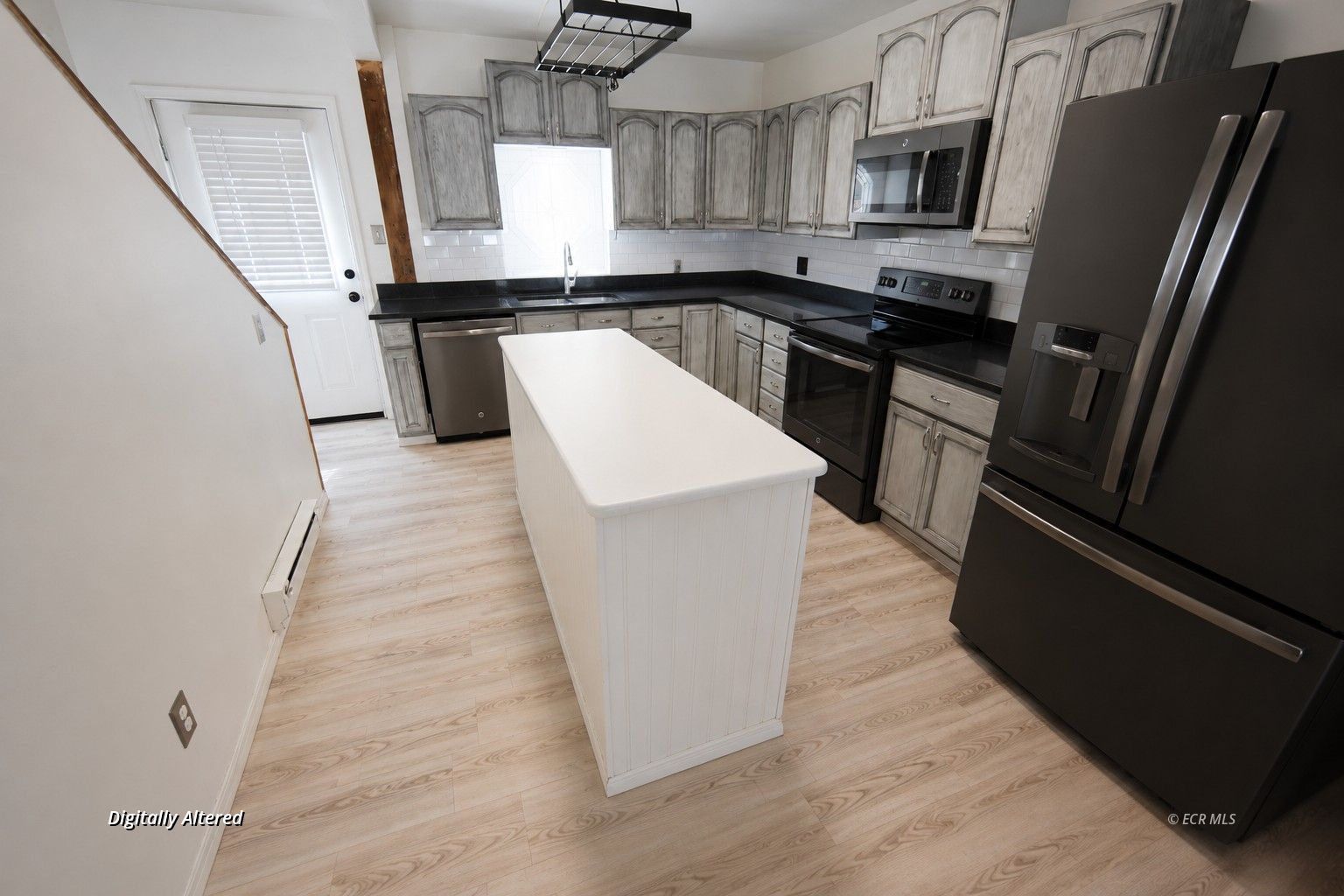 430 Walnut Street Property Photo 9