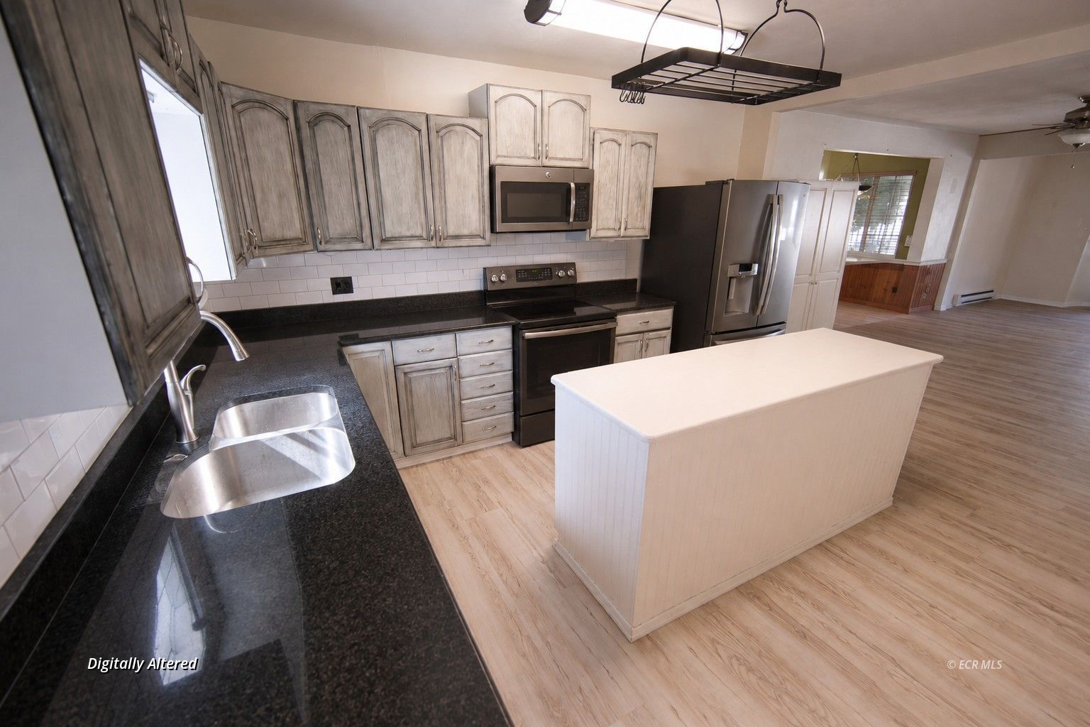 430 Walnut Street Property Photo 10
