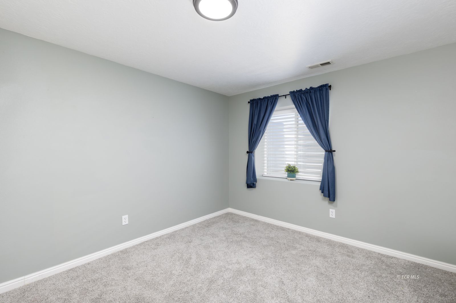 939 Blue Jay Drive Property Photo 34