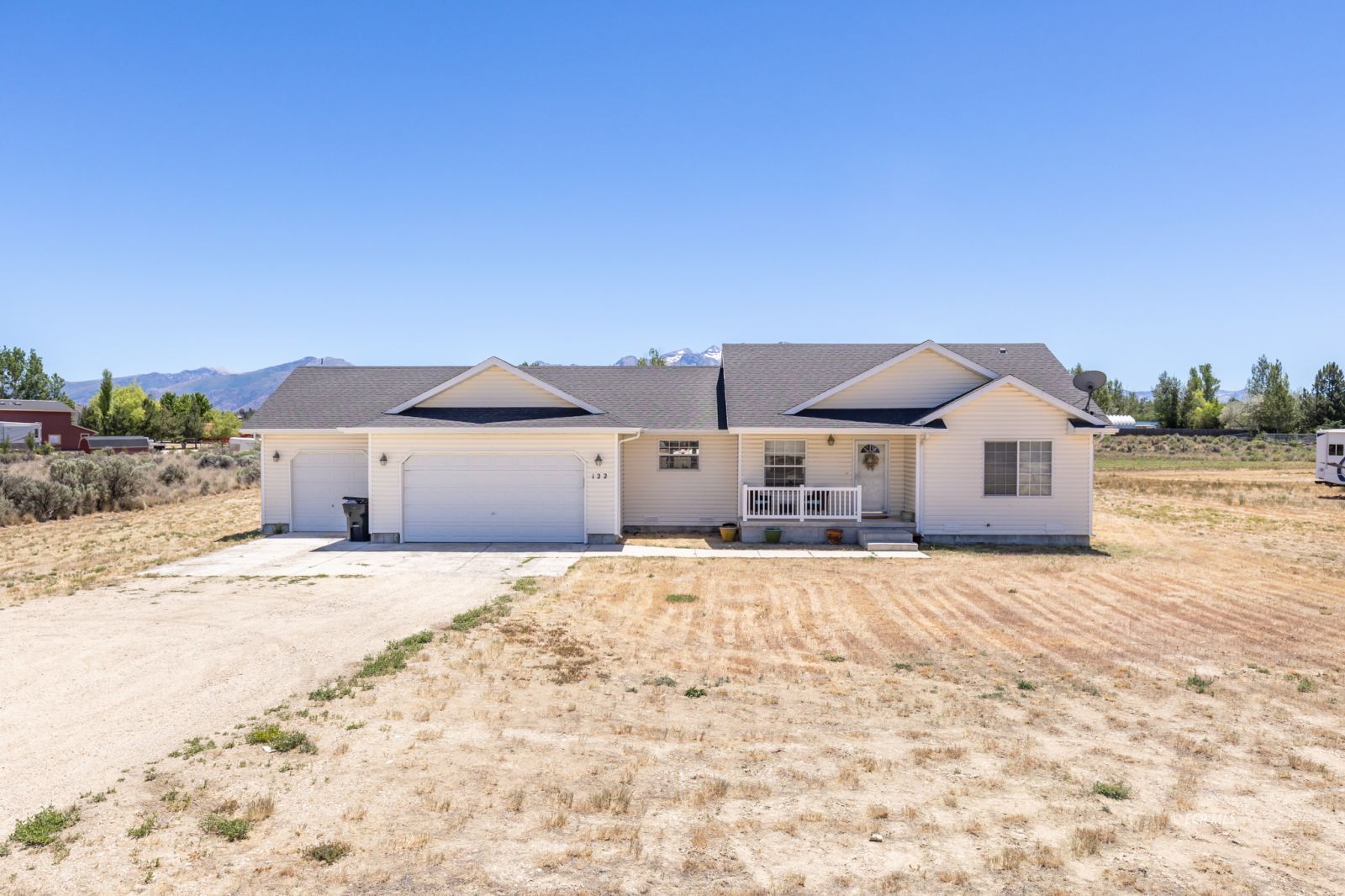 122 Spring Creek Parkway Property Photo 1