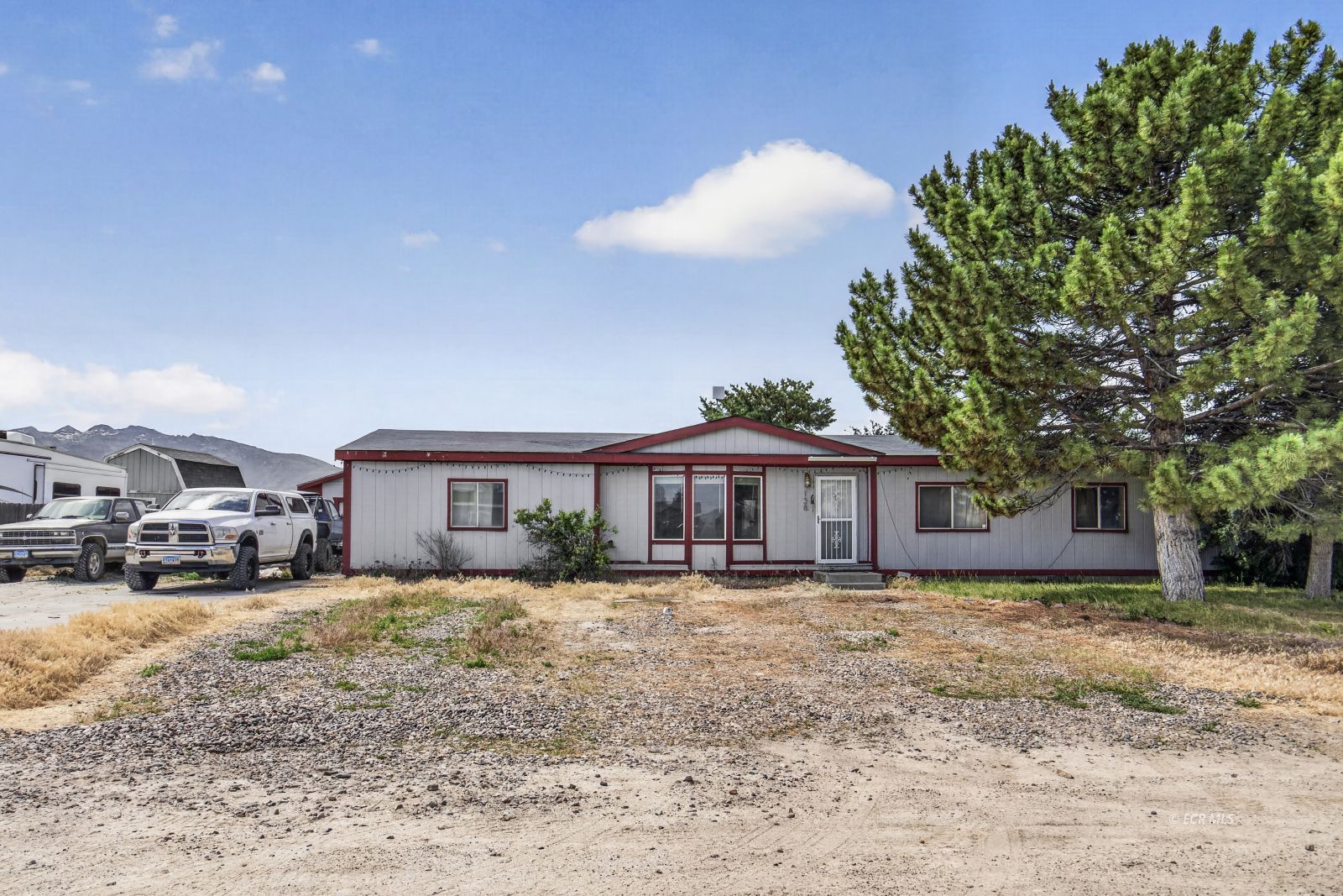 138 Springfield Parkway Property Photo 1