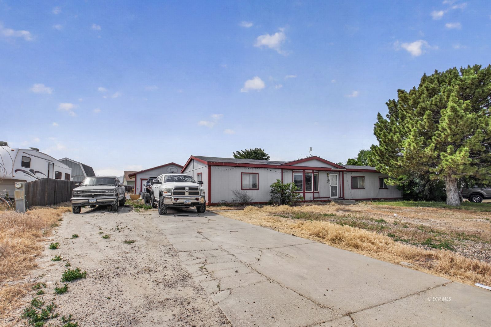 138 Springfield Parkway Property Photo 3