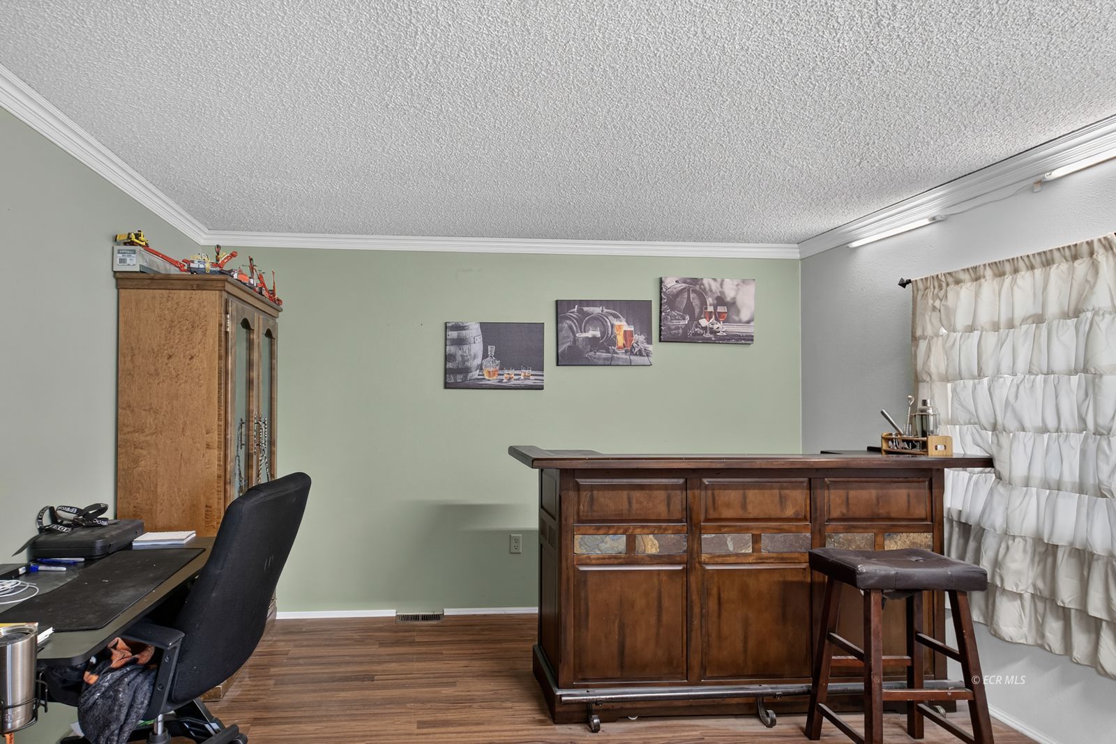 138 Springfield Parkway Property Photo 8