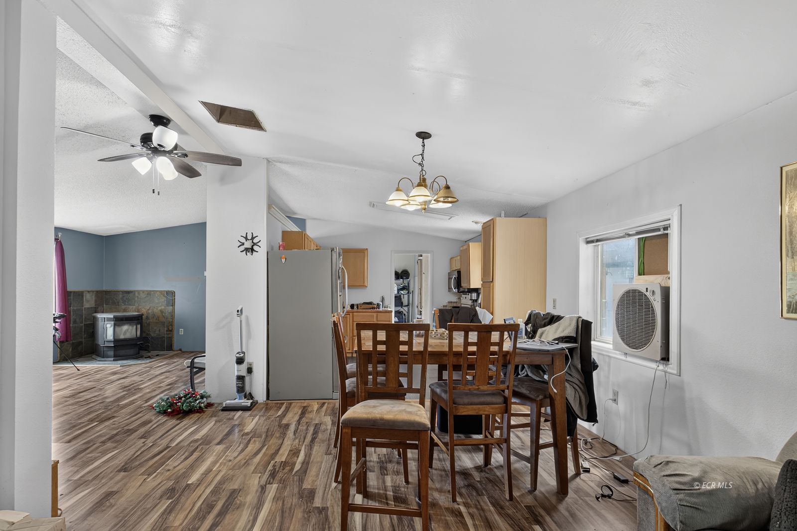 138 Springfield Parkway Property Photo 12