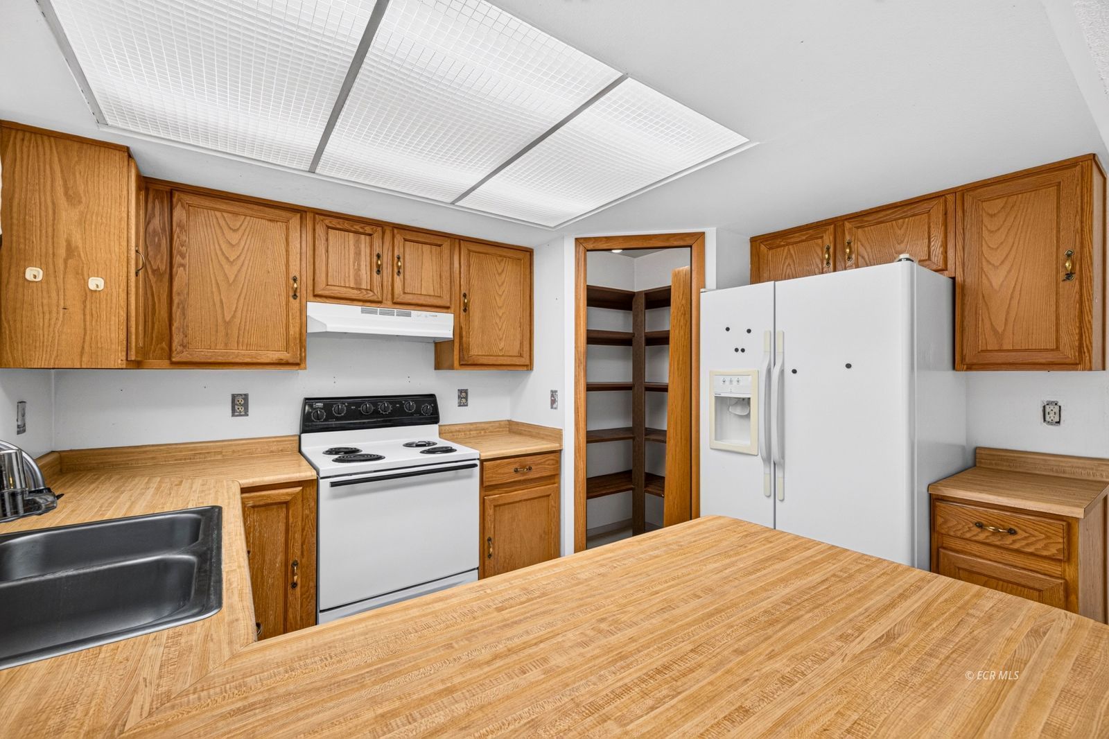 104 Barite Street Property Photo 9