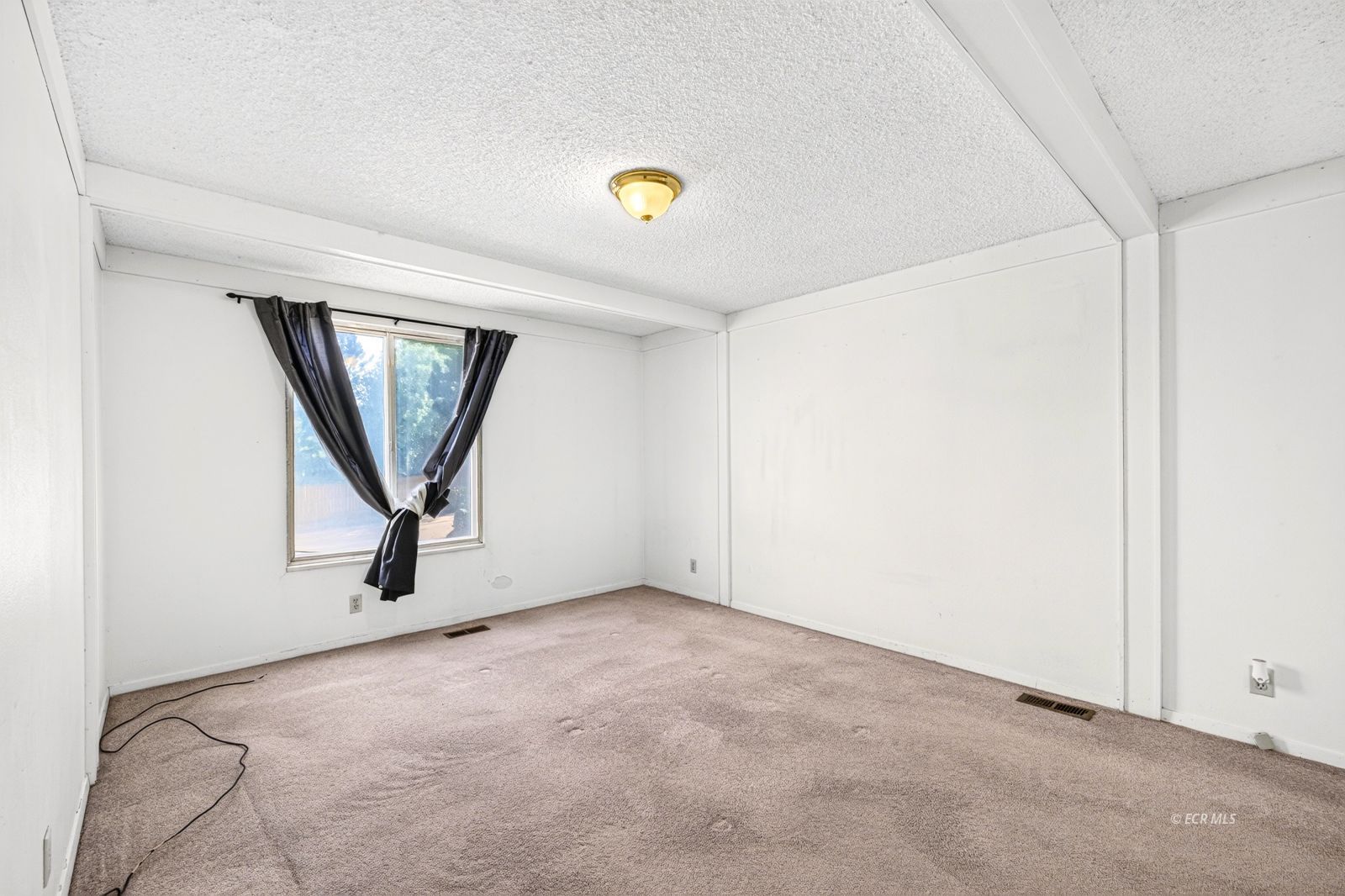 104 Barite Street Property Photo 12