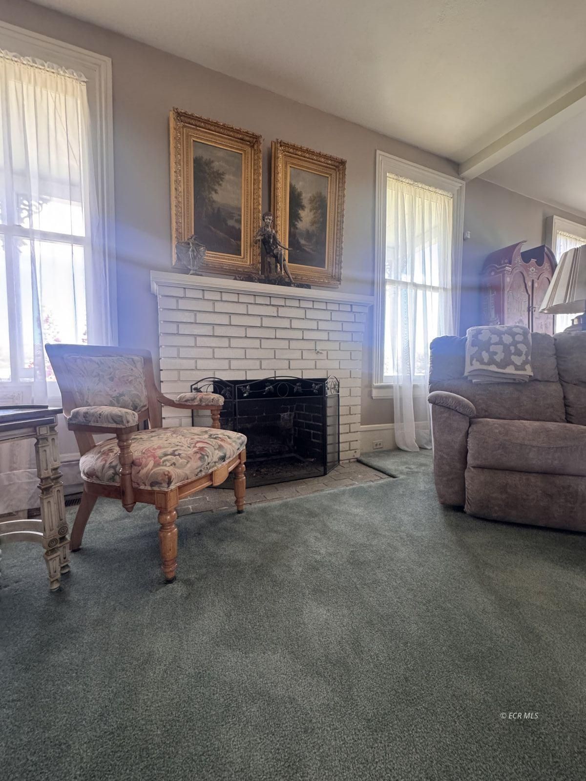 437 Pine Street Property Photo 6