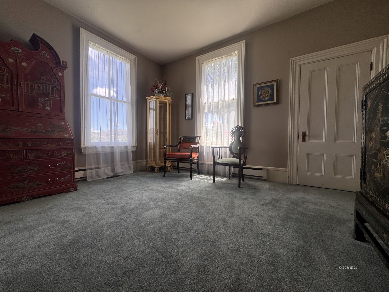 437 Pine Street Property Photo 8