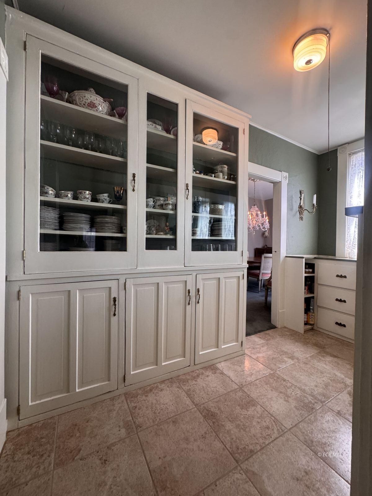 437 Pine Street Property Photo 14