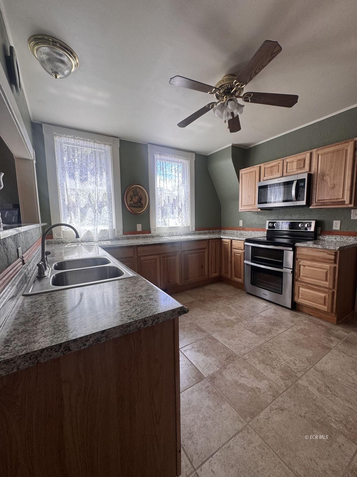 437 Pine Street Property Photo 17
