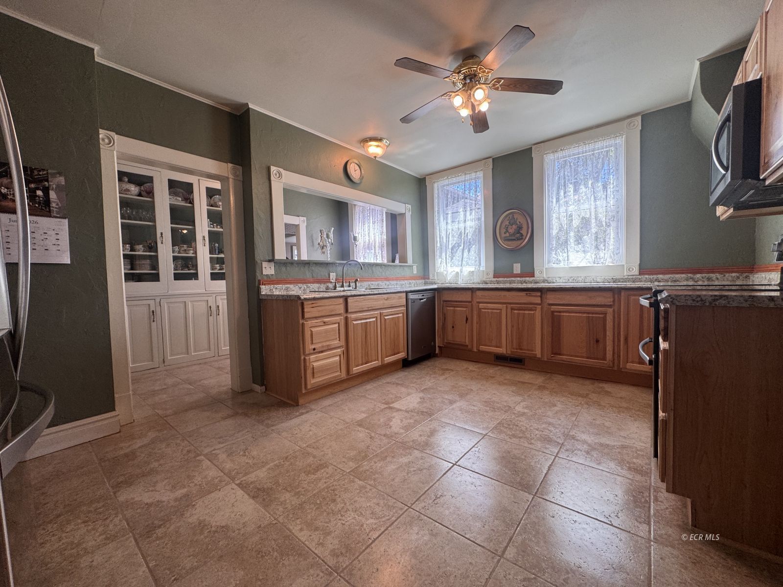 437 Pine Street Property Photo 18