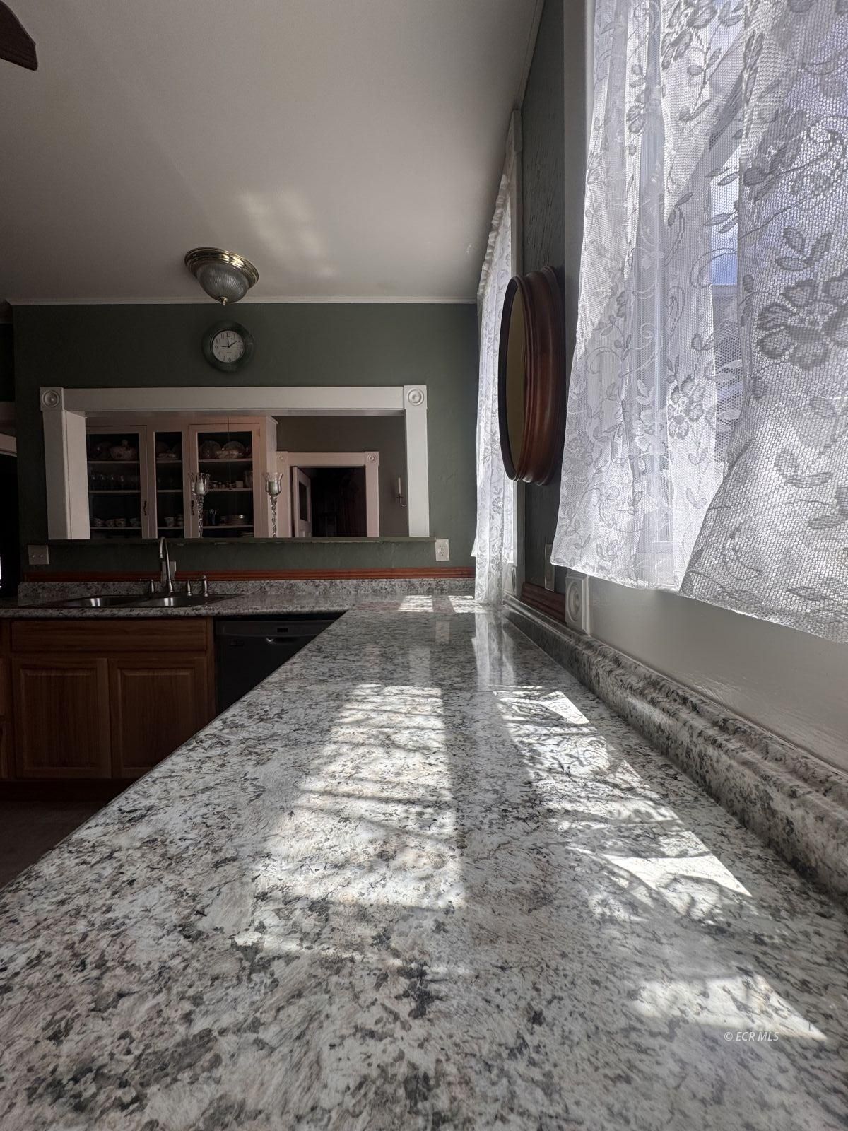 437 Pine Street Property Photo 19