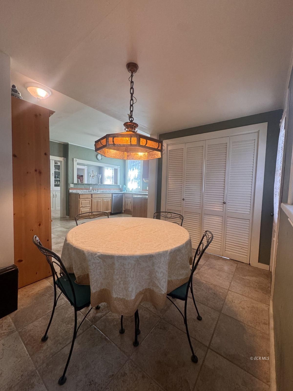 437 Pine Street Property Photo 22