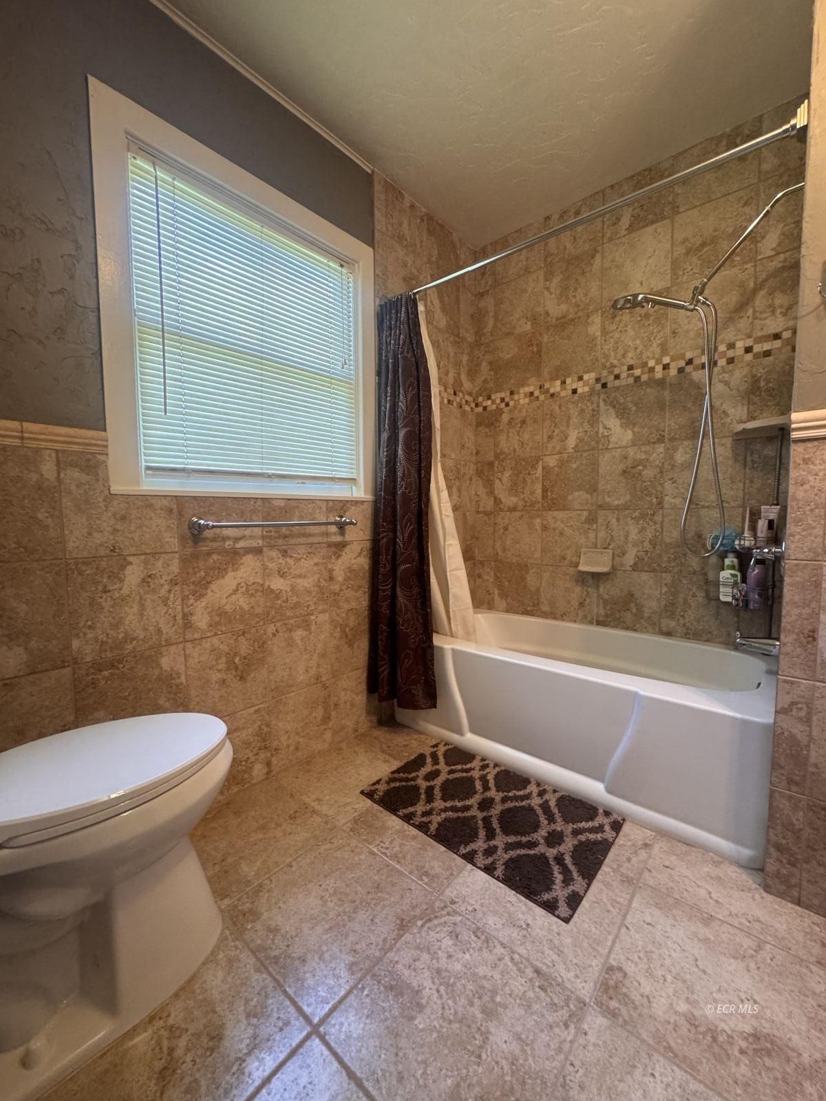 437 Pine Street Property Photo 31