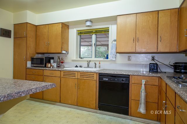 1112 Ruby Avenue Property Photo 5