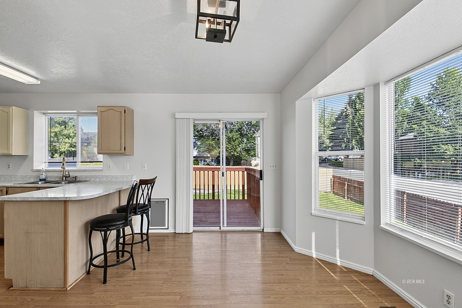 3555 Desert Plains Avenue Property Photo 12