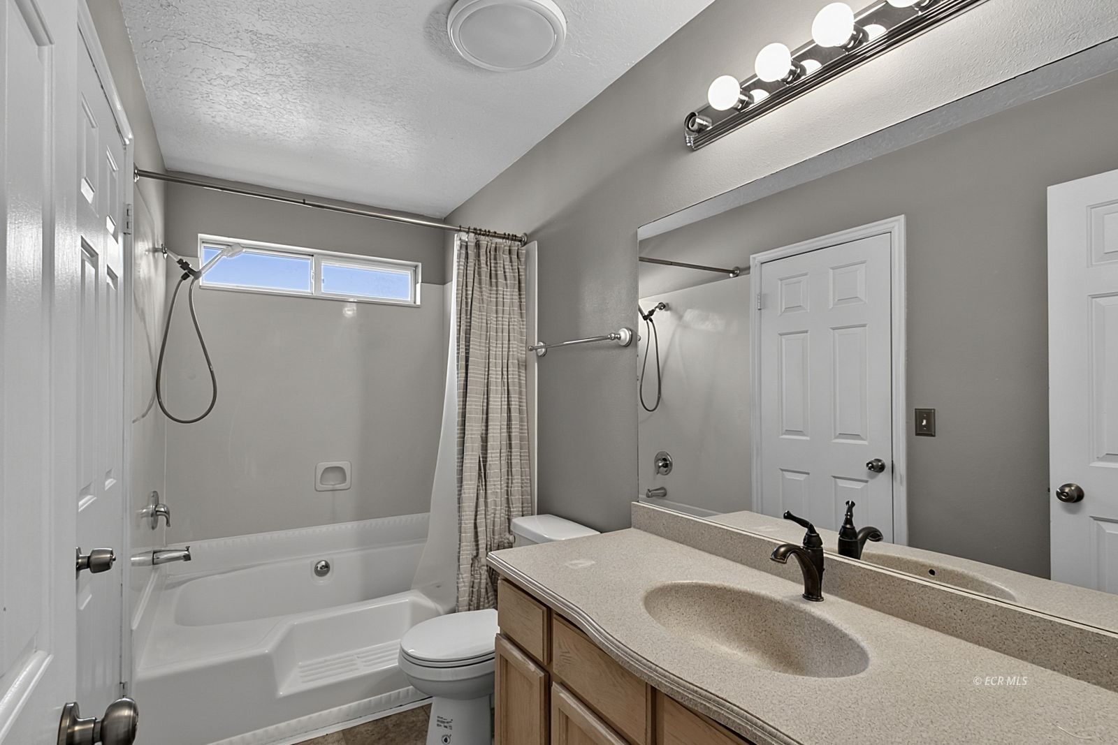 3555 Desert Plains Avenue Property Photo 19