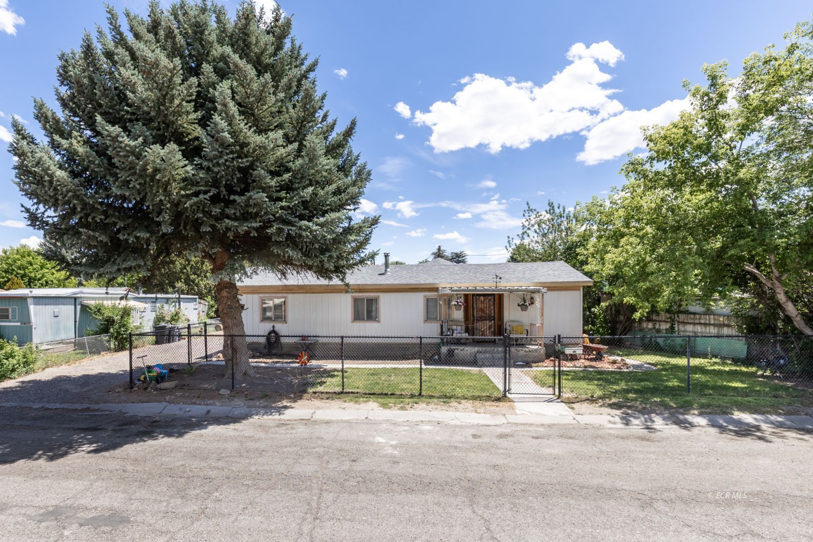 1016 Panorama Drive Property Photo 2