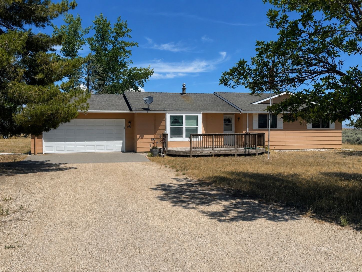 175 GreenCrest Drive Property Photo 1