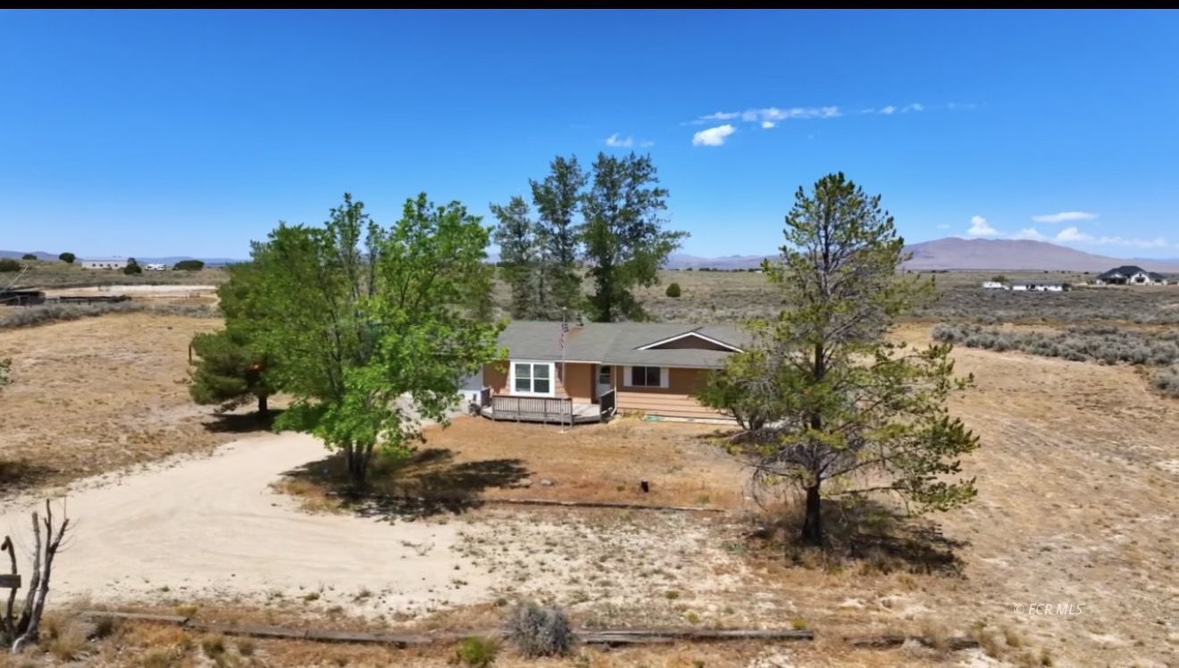 175 Greencrest Drive Property Photo 2