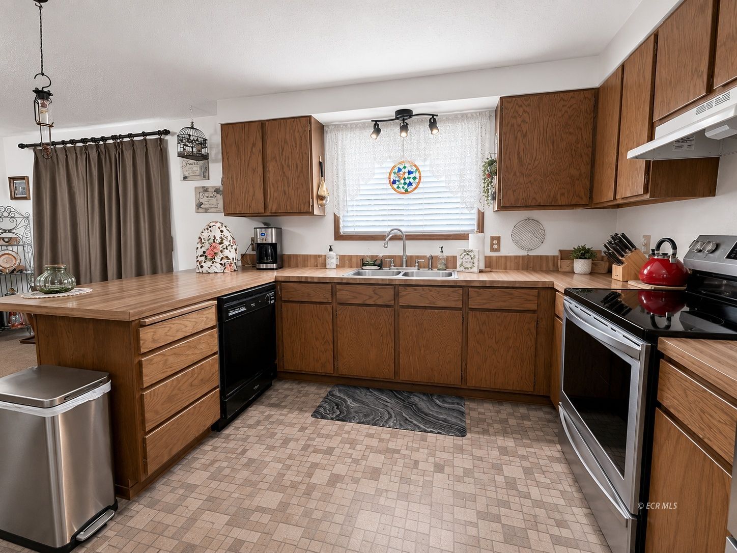 175 Greencrest Drive Property Photo 11