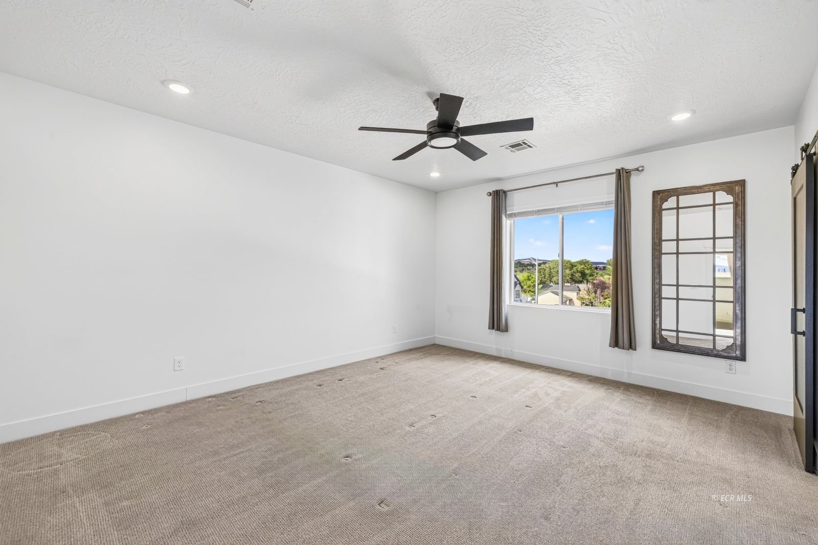 3129 Newcastle Circle Property Photo 18
