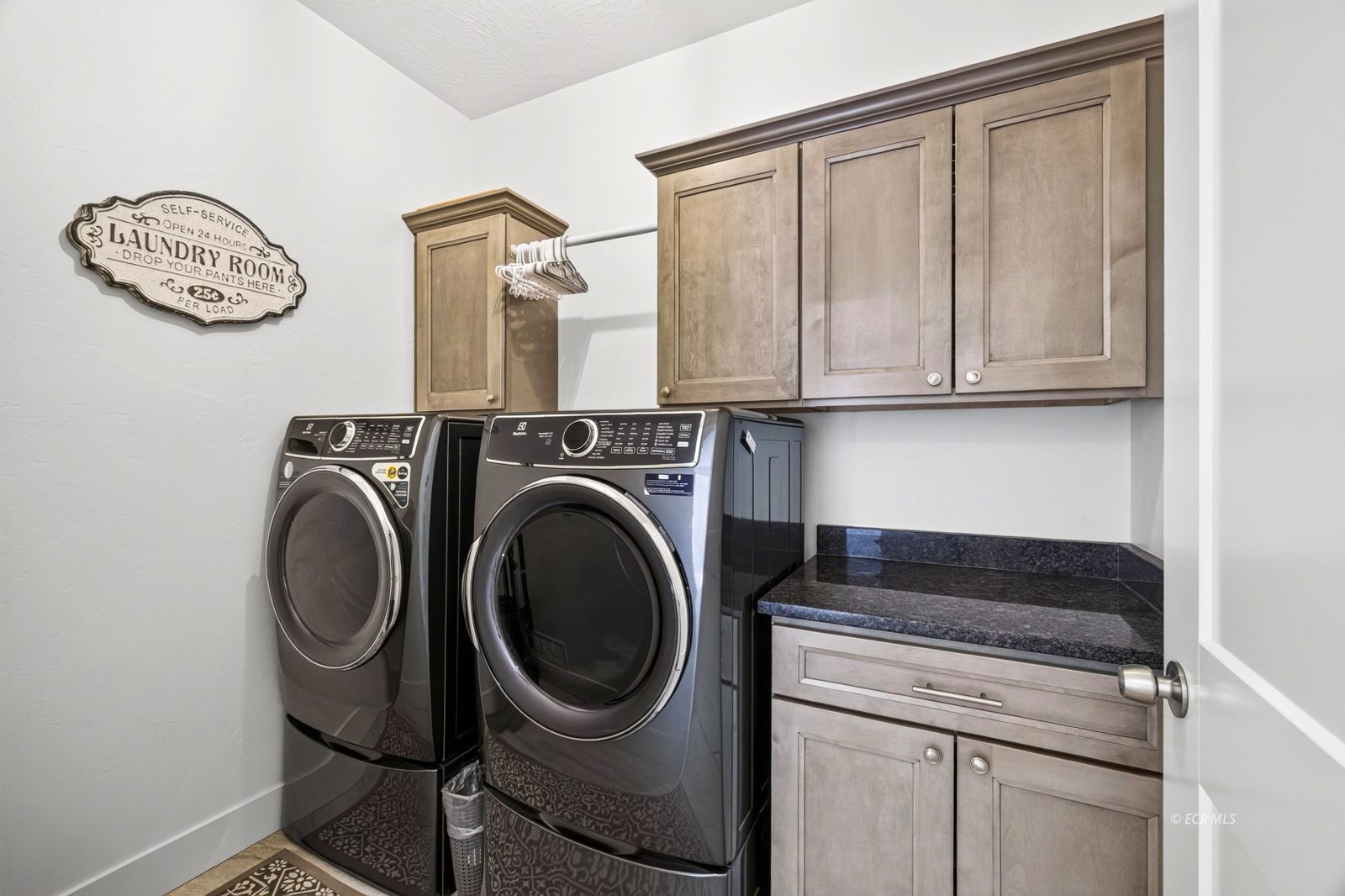 3129 Newcastle Circle Property Photo 25
