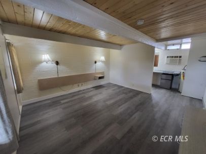340 6th Street Property Photo 11