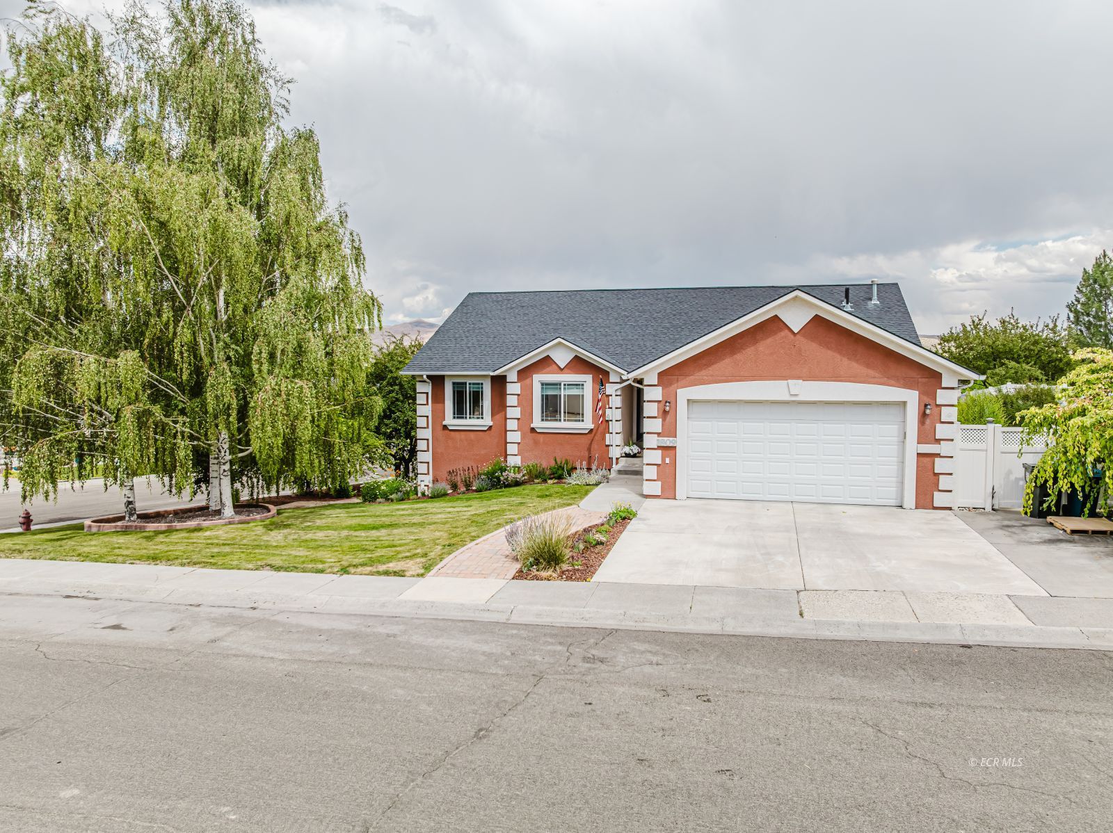 1809 Sequoia Drive Property Photo 2