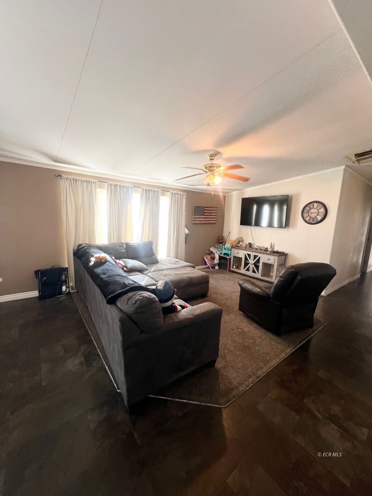 102 Manhattan Drive Property Photo 4