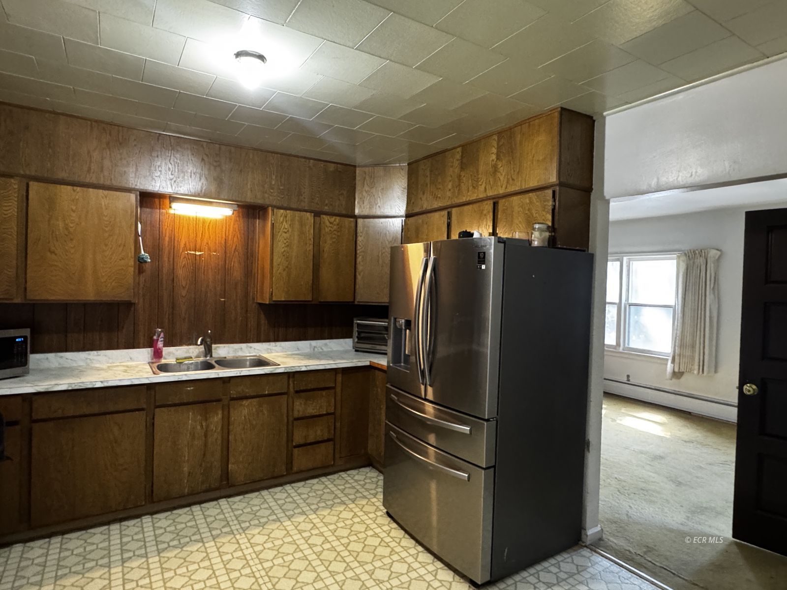 245 Ash Street Property Photo 4