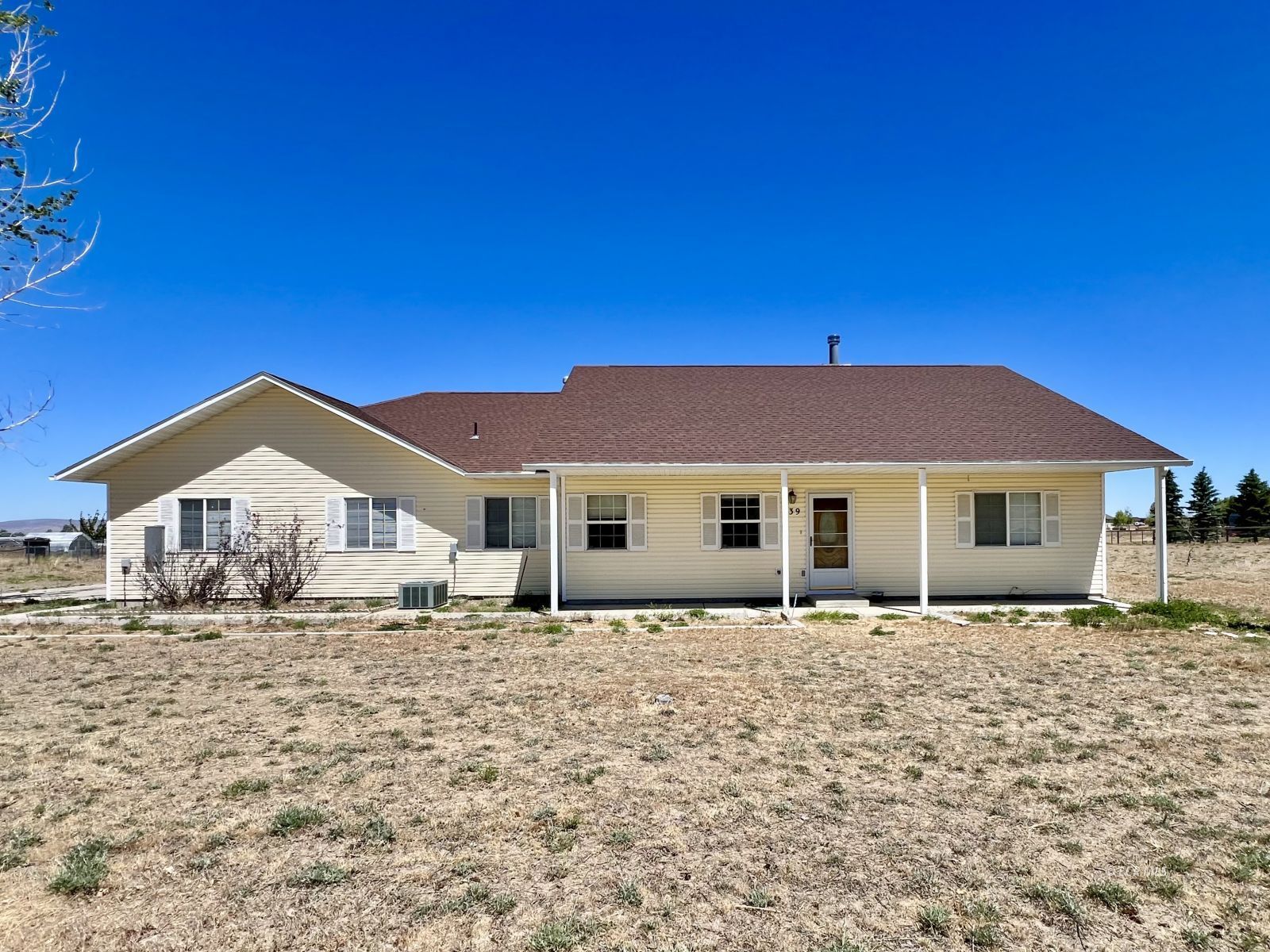 939 Palace Parkway Property Photo 1