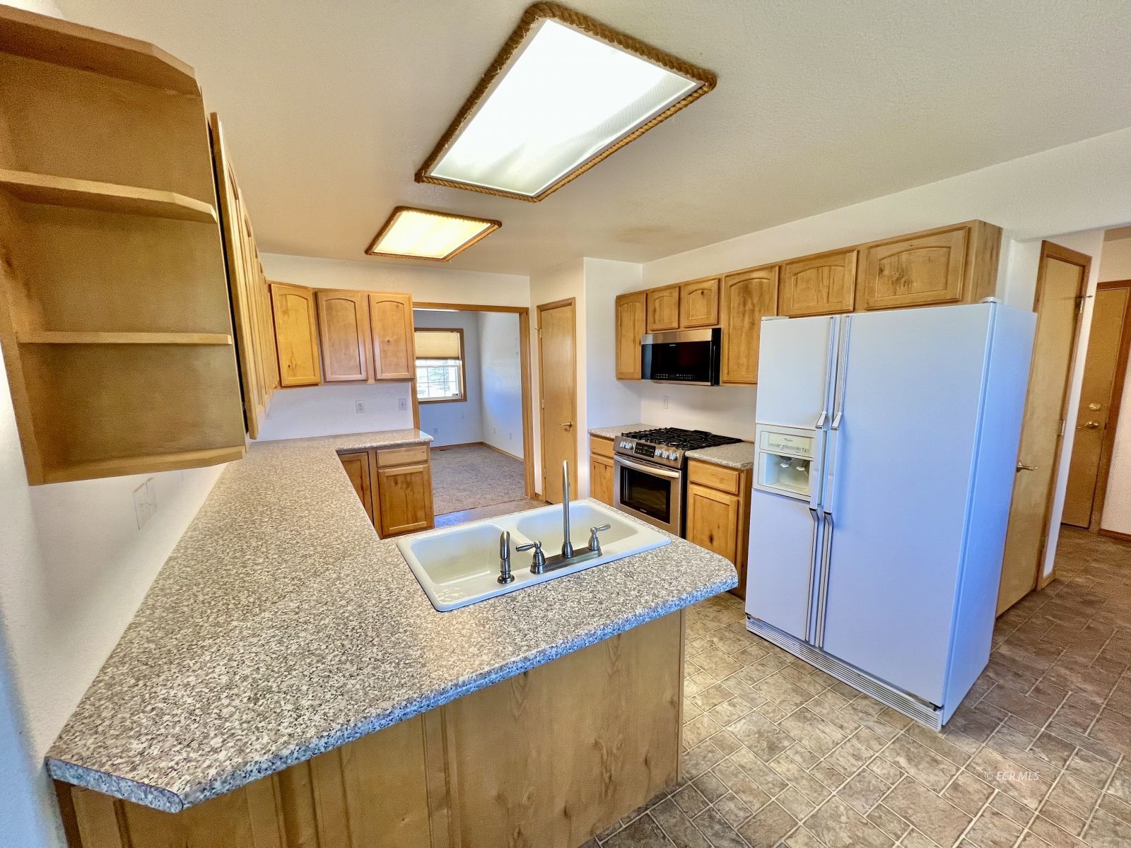 939 Palace Parkway Property Photo 2