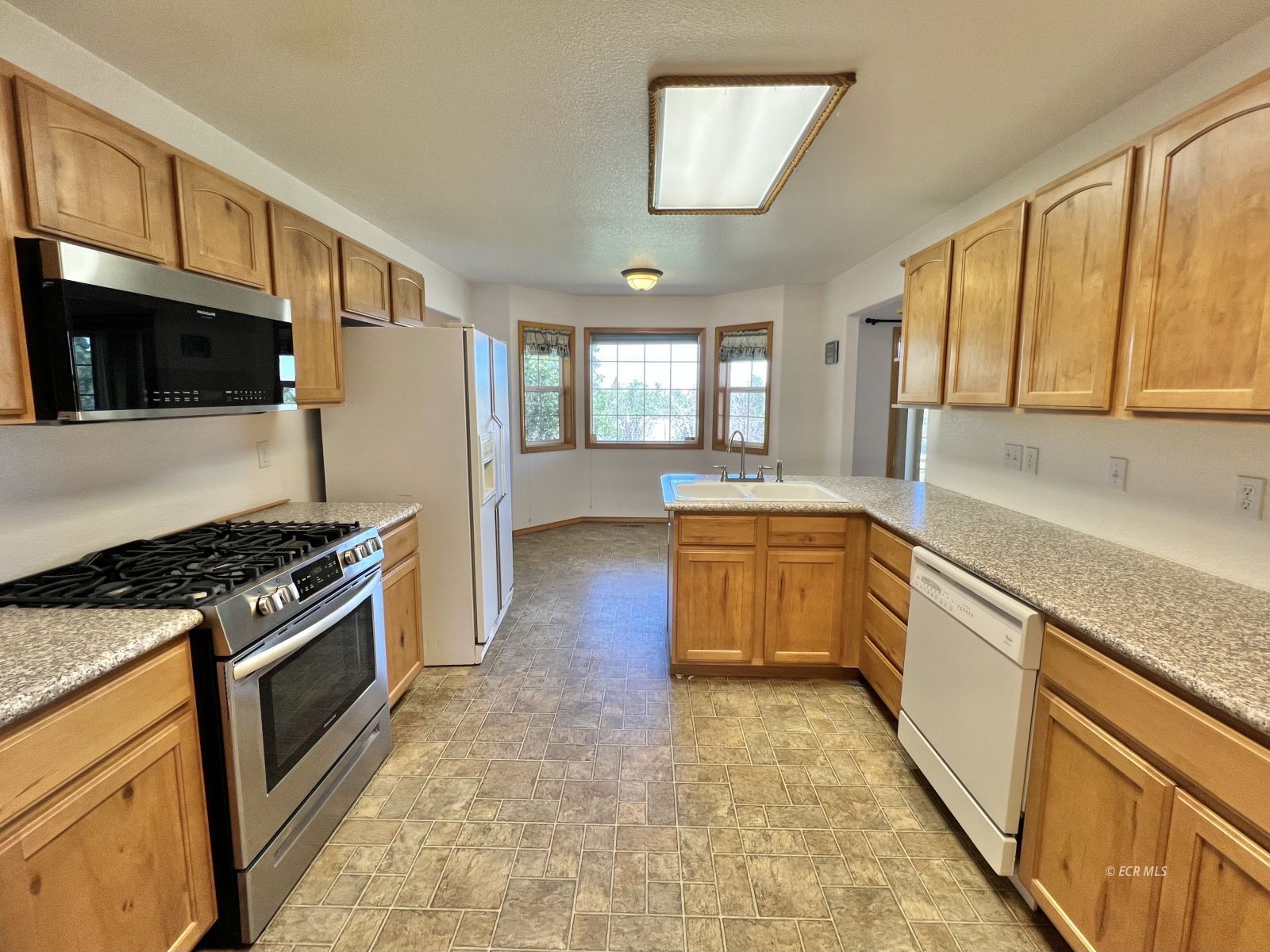 939 Palace Parkway Property Photo 9